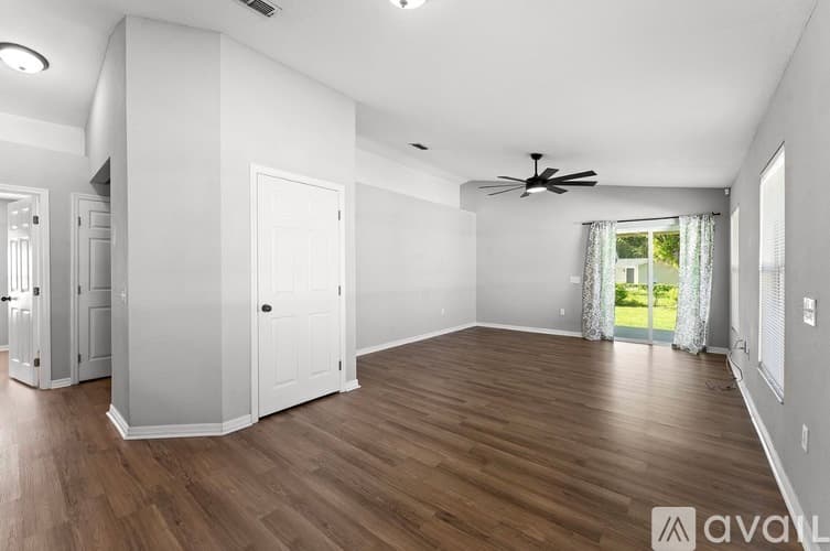 Lakeland House: 1148 Ruby St