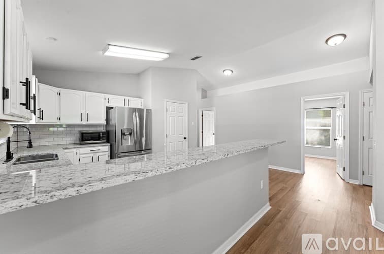 Lakeland House: 1148 Ruby St