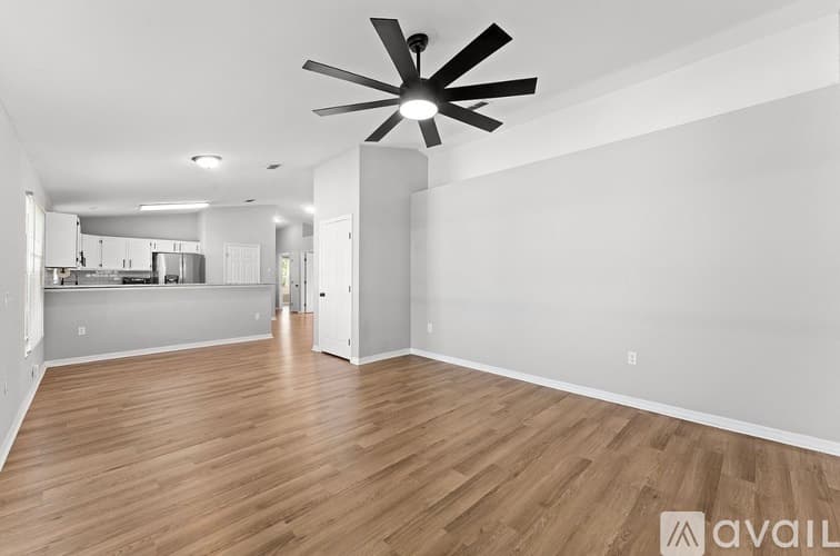 Lakeland House: 1148 Ruby St