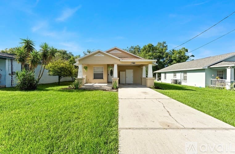 Lakeland House: 1148 Ruby St