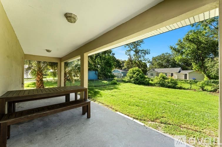 Lakeland House: 1148 Ruby St