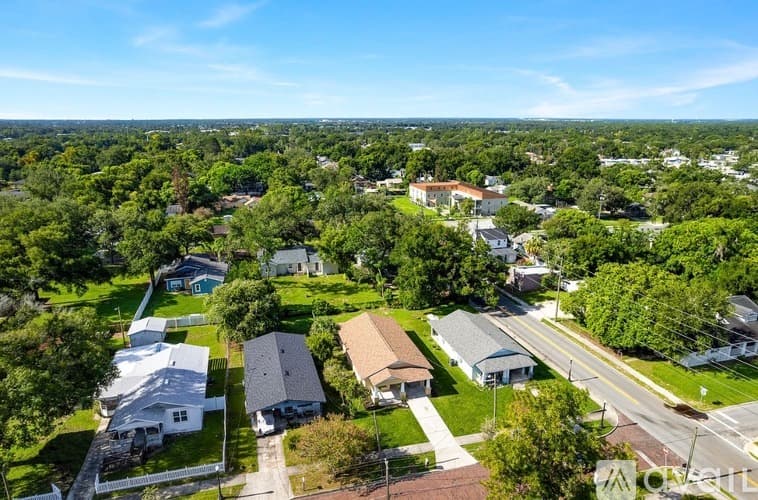 Lakeland House: 1148 Ruby St