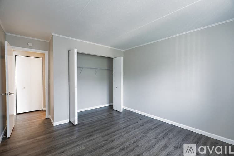 Pittsburgh Apartment: 5 Dorchester Dr
