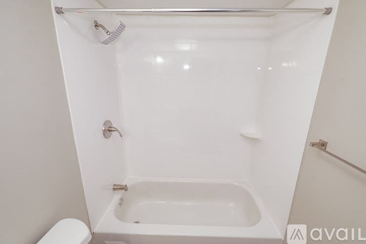 Pittsburgh Apartment: 5 Dorchester Dr