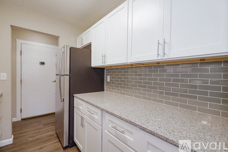 Pittsburgh Apartment: 5 Dorchester Dr