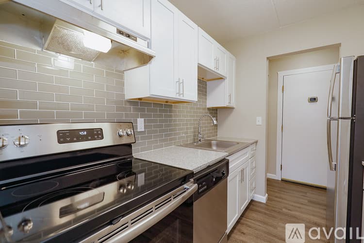 Pittsburgh Apartment: 5 Dorchester Dr
