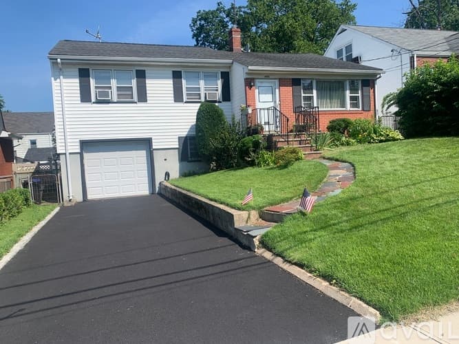 Hillside House: 1476 Orchard Terrace