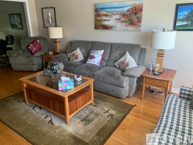 Hillside House: 1476 Orchard Terrace