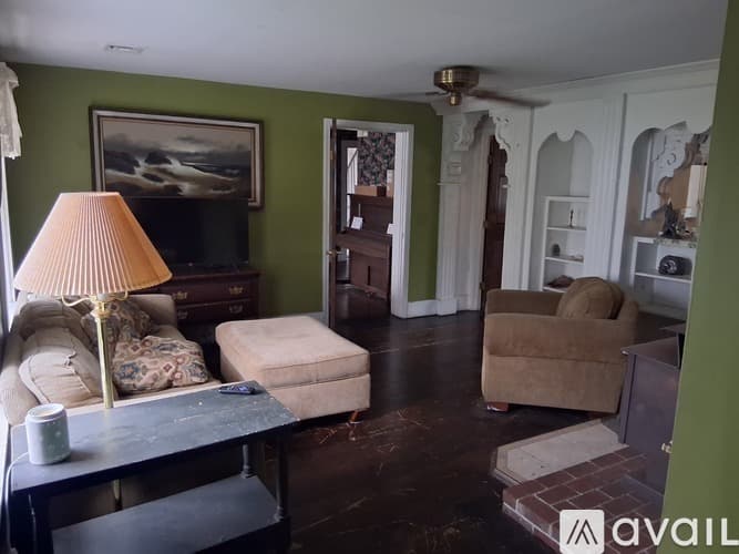 Franklin Apartment: 25 Main St