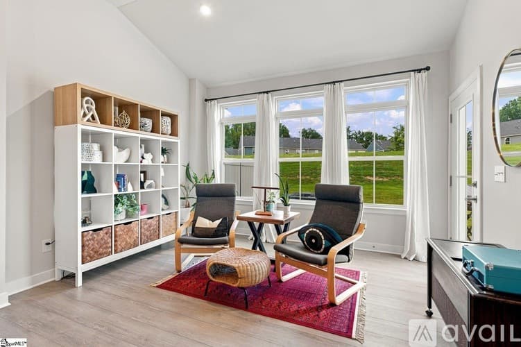 Simpsonville House: 44 Moss Hollow Way