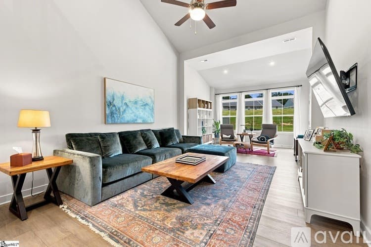 Simpsonville House: 44 Moss Hollow Way