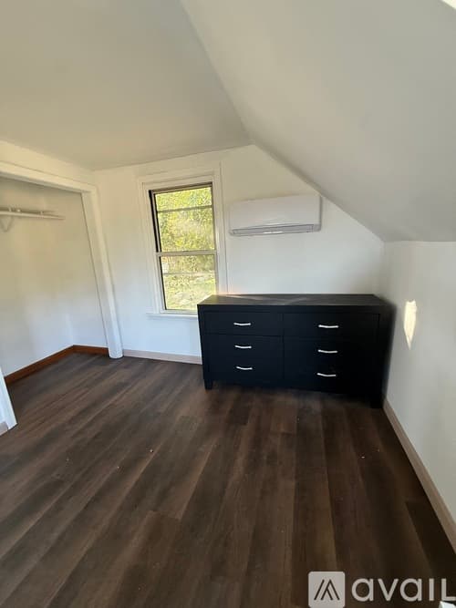 Montville Apartment: 91 Lathrop Rd