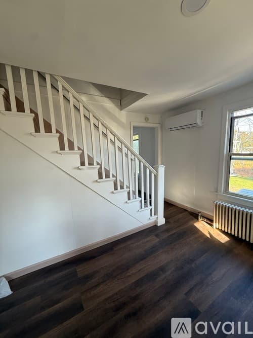Montville Apartment: 91 Lathrop Rd