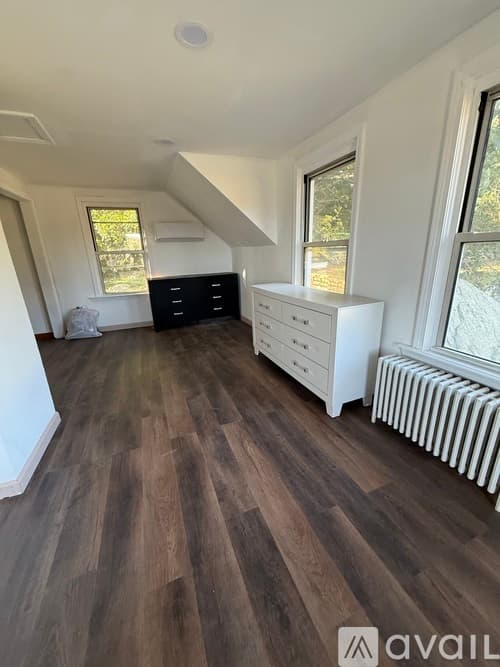 Montville Apartment: 91 Lathrop Rd