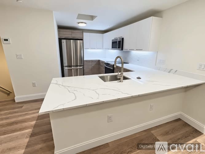 Boston Apartment: 1079 Commonwealth Ave