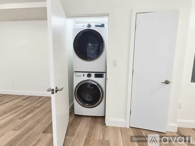 Boston Apartment: 1079 Commonwealth Ave