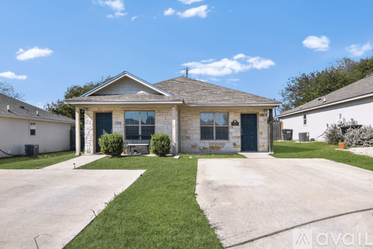 Temple House: 1210 Honor Ln
