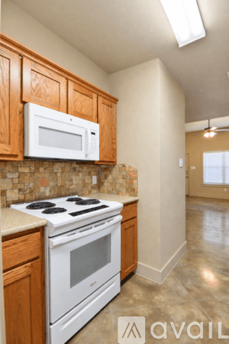 Temple House: 1210 Honor Ln