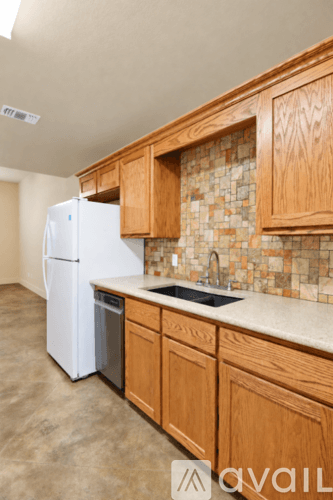 Temple House: 1210 Honor Ln
