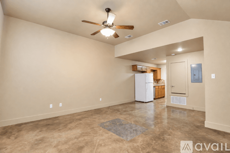 Temple House: 1210 Honor Ln
