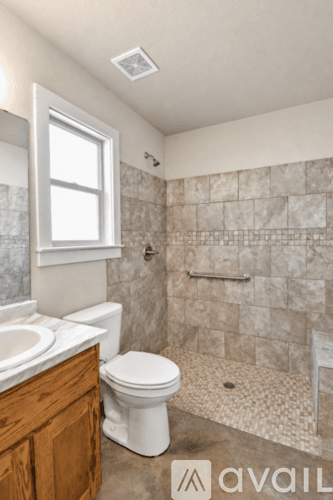 Temple House: 1210 Honor Ln