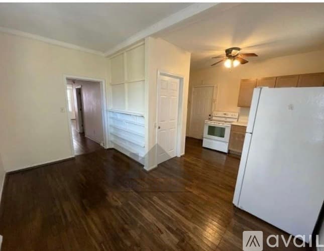 Davenport House: 1217 W 8th St