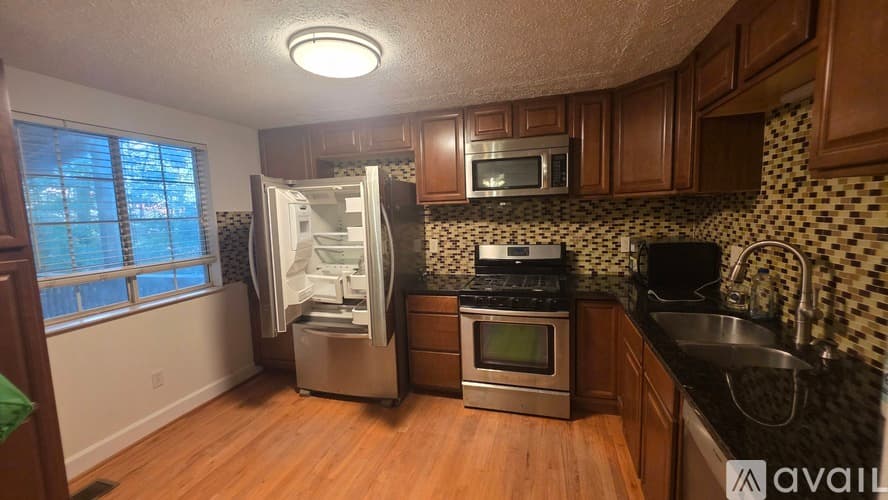 Atlanta Townhome: 8838 Long Beach Cir