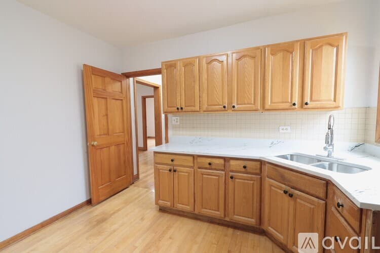 Chicago Apartment: 2415 W North Shore Ave