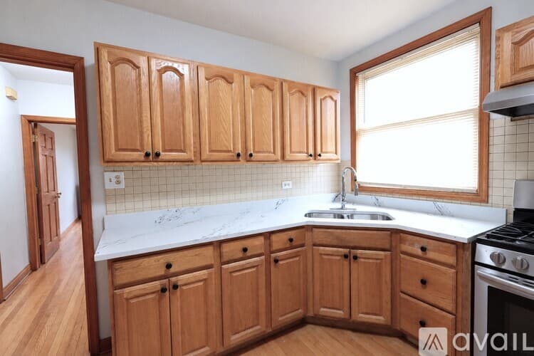 Chicago Apartment: 2415 W North Shore Ave