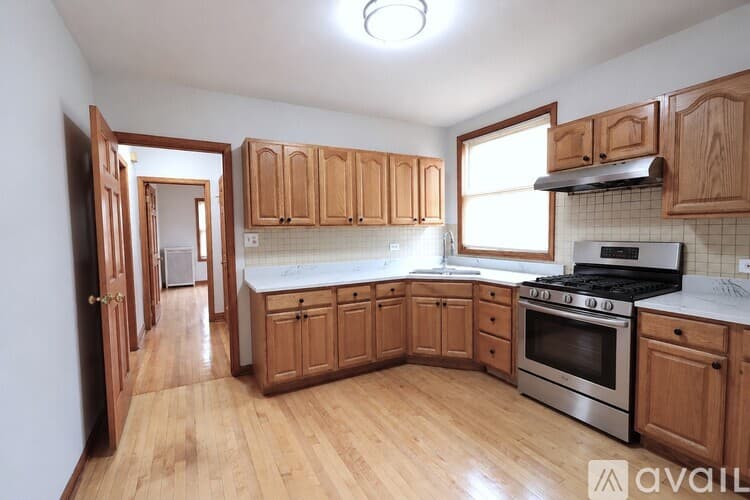 Chicago Apartment: 2415 W North Shore Ave