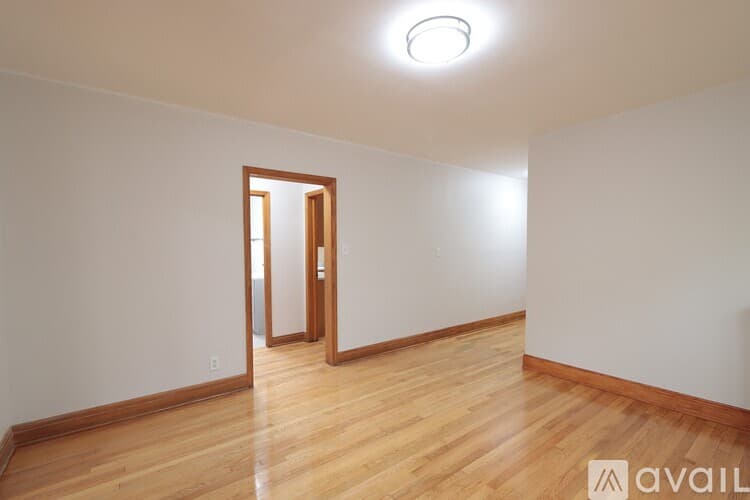 Chicago Apartment: 2415 W North Shore Ave