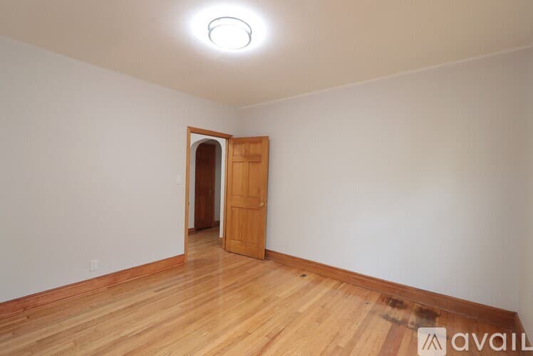 Chicago Apartment: 2415 W North Shore Ave