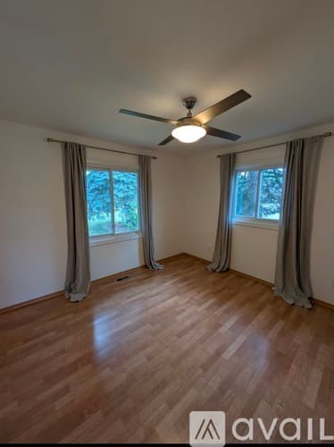 Farmington House: 36718 Lansbury Lane