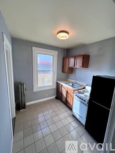 Pittsfield Apartment: 92 Dalton Avenue
