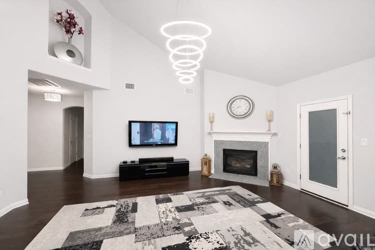 Lakeway House: 102 Waverly Spire Court