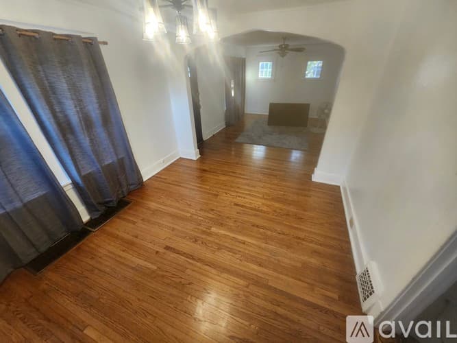 Webster Groves House: 441 N Laclede Station Rd