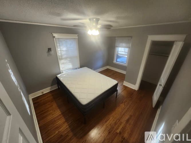 Webster Groves House: 441 N Laclede Station Rd