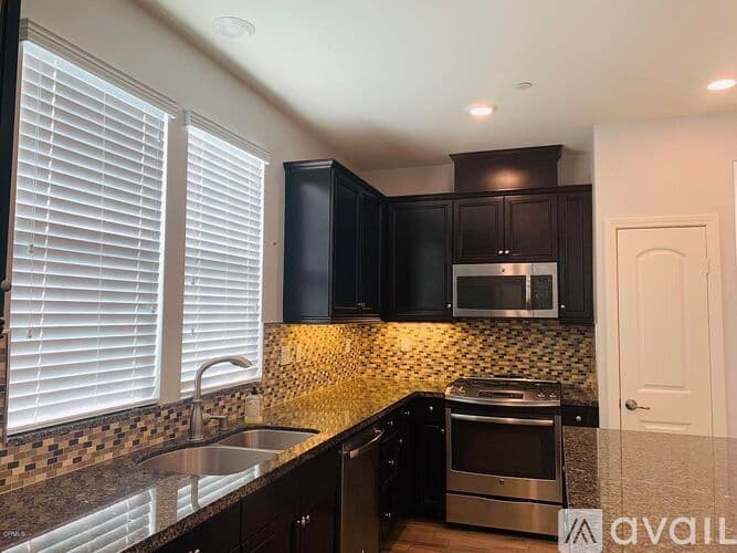 Santa Clarita House: 24203 Verdugo Circle