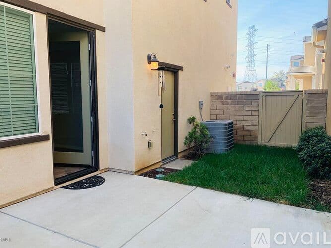 Santa Clarita House: 24203 Verdugo Circle