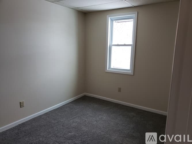 Merrill Apartment: 726 1 2 E 2nd Street