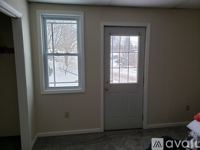 Merrill Apartment: 726 1 2 E 2nd Street