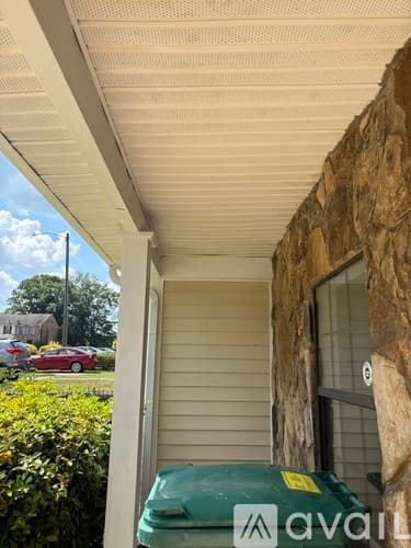 Smyrna House: 1498 Springleaf Circle Southeast