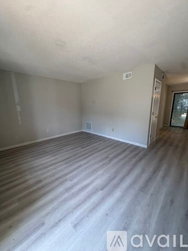 Smyrna House: 1498 Springleaf Circle Southeast