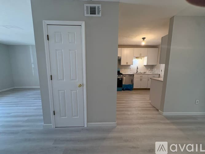 Smyrna House: 1498 Springleaf Circle Southeast