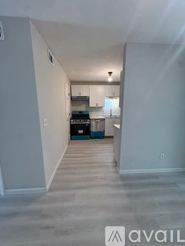 Smyrna House: 1498 Springleaf Circle Southeast