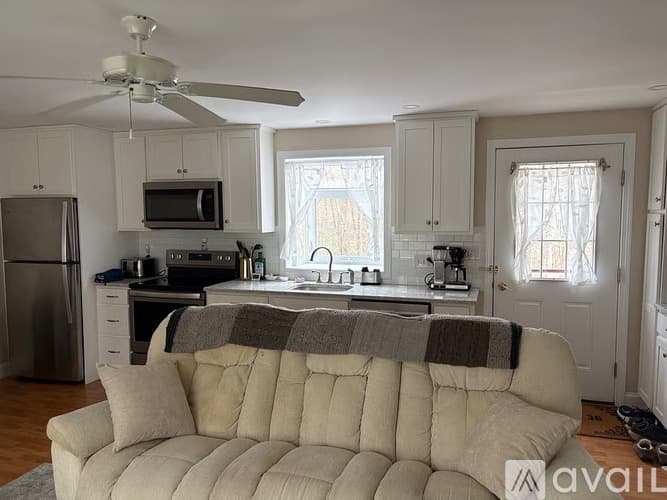Kennebunk Apartment: 24 Lockwood Dr