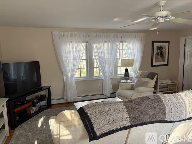 Kennebunk Apartment: 24 Lockwood Dr