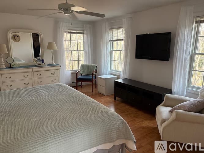 Kennebunk Apartment: 24 Lockwood Dr