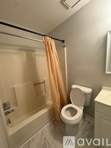 Smyrna House: 1498 Springleaf Circle Southeast
