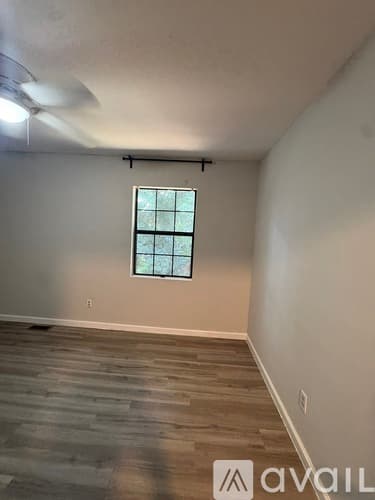 Smyrna House: 1498 Springleaf Circle Southeast